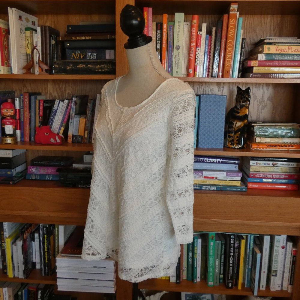 Casual Express White Boho Lakce Scoop Blouse